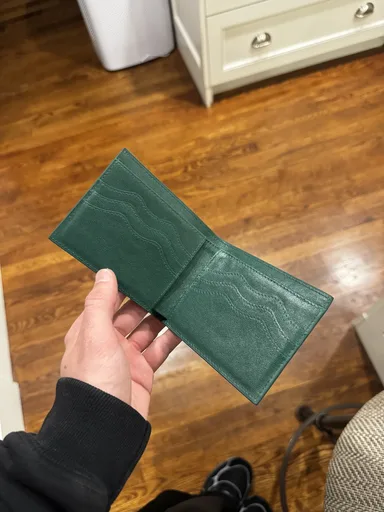 Ravisauce Green Wallet Held