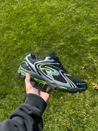 Ravisauce Sneaker Prototype Grass